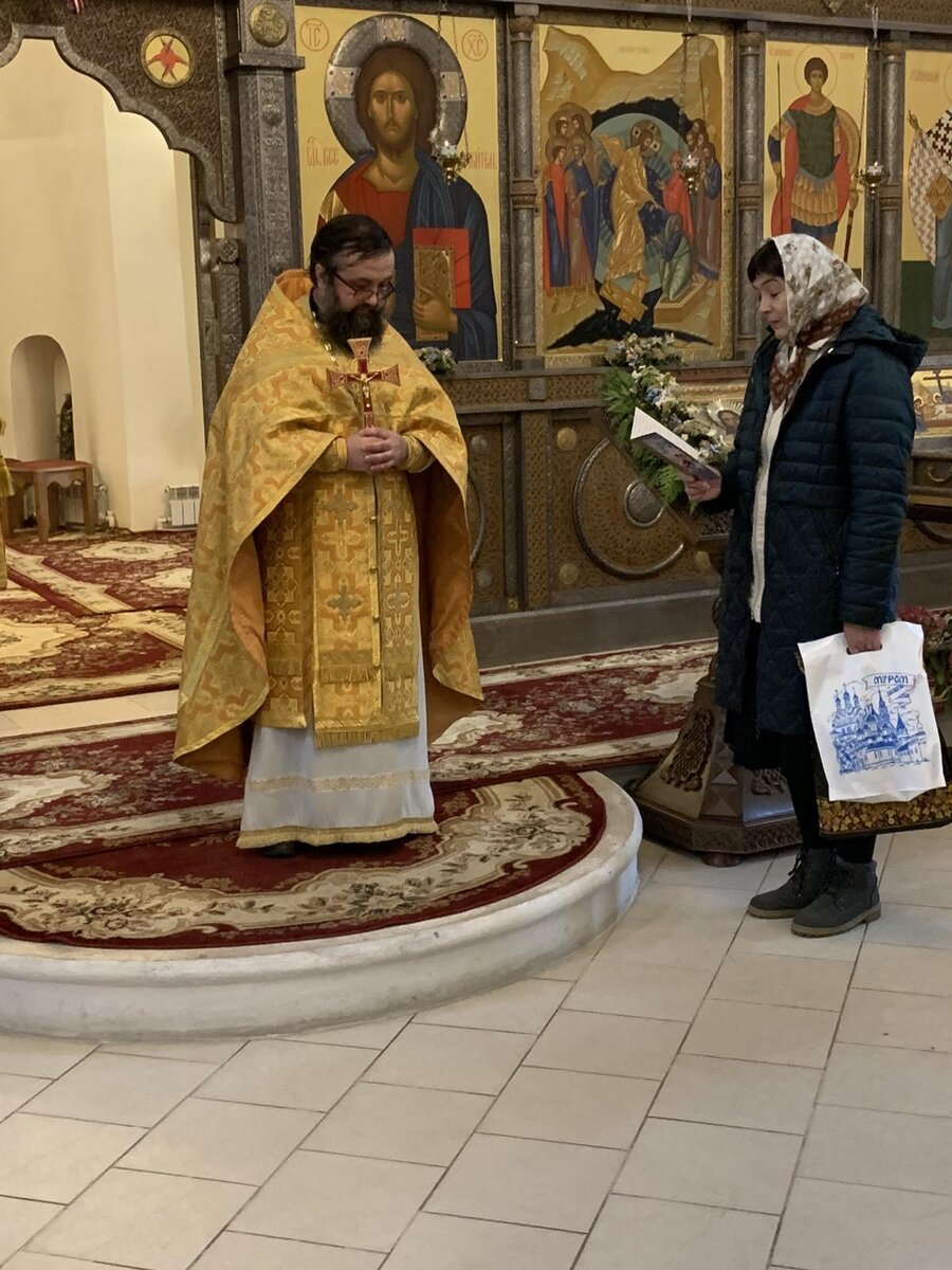 Простой городской священник 