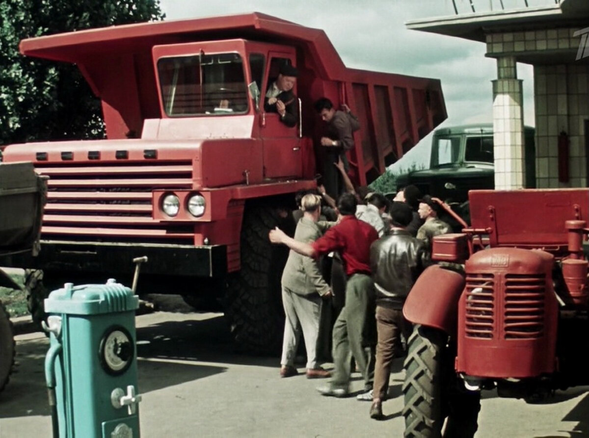 Кадр из х/ф «Королева бензоколонки», реж. А. Мишурин, Н. Литус, 1962 г.