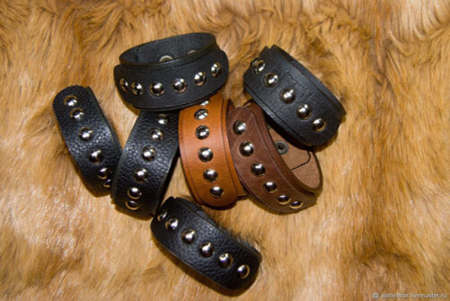 Фабрика кожаных изделий. Необычные украшения из кожи. Сувениры из кожи. Кожаные аксессуары. Интересные кожаные изделия.