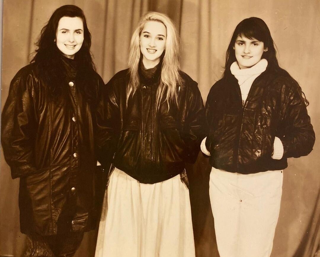 Телеведущая Лера Кудрявцева со своими подругами. Источник фото: Instagram*