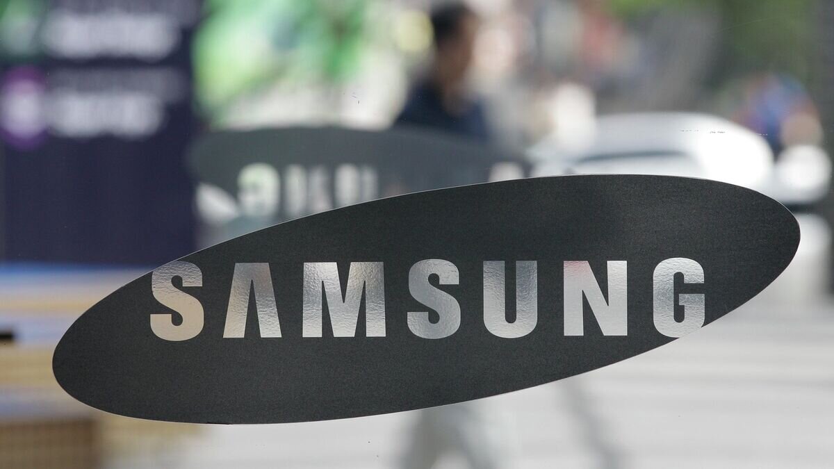    Логотип компании Samsung© AP Photo / Lee Jin-man
