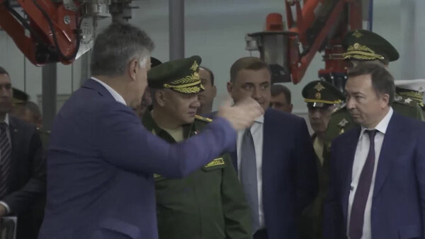 Шойгу проверил выполнение гособоронзаказа на заводах ОПК в Подмосковье и Тульской области. Видео © Telegram / Минобороны России