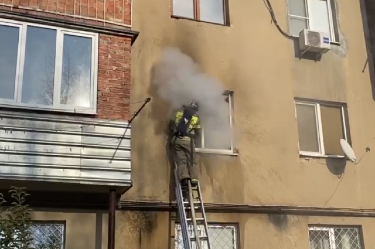    Восемь человек спасли при пожаре в многоквартирном доме в КБР