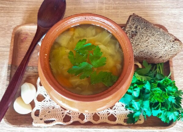 Как приготовить гороховый суп «гороховица» — старинное блюдо русской крестьянской кухни. Суп густой и наваристый, имеет восхитительный и легкий вкус.-10