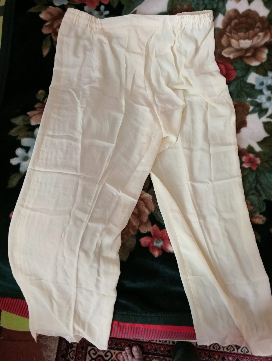 А вот брючки от костюмчика. 