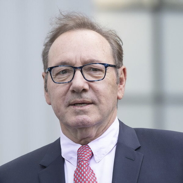     Кевин Спейси признан невиновным в сексуальных домогательствах