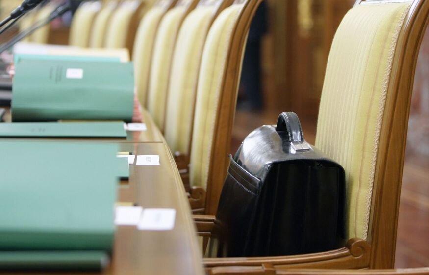    У депутатов неоправданно большие зарплаты. Борьба с бедностью: главное к 21:00