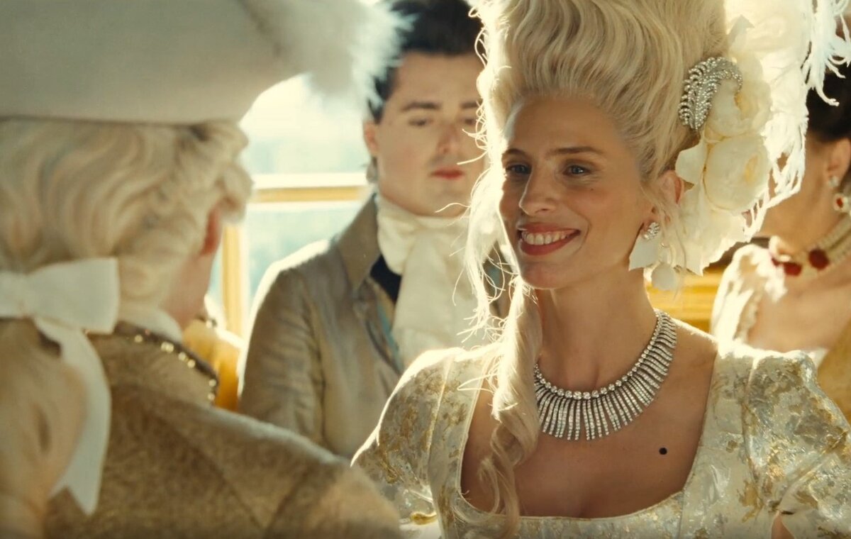 Кадр из фильма "Жанна Дюбарри"