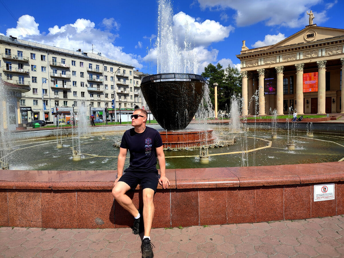 Городской фонтан возле Драматического театра