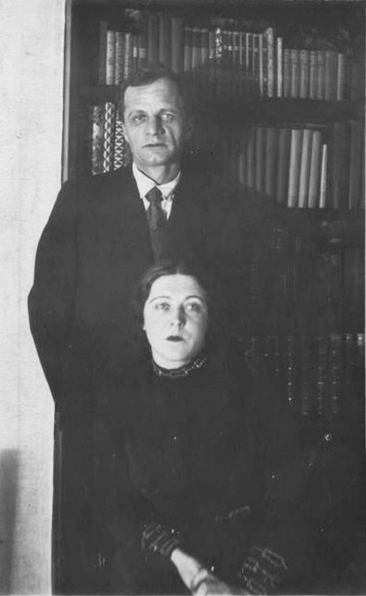 Андрей Платонов с женой Марией. Между 1939 и 1942 годами