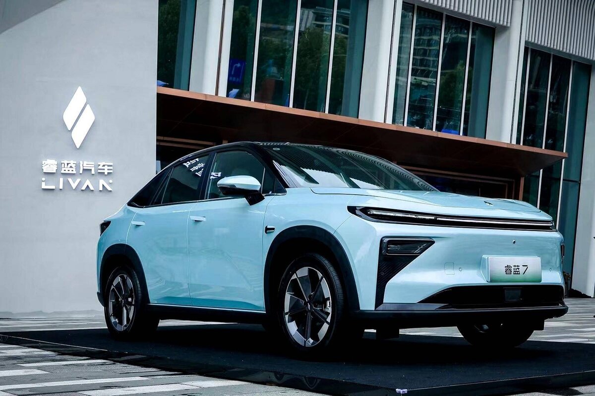 Livan 7 электромобиль. Ливан 7. Китайский авто livan. Новые китайские машины livan. Livan машина 2022.