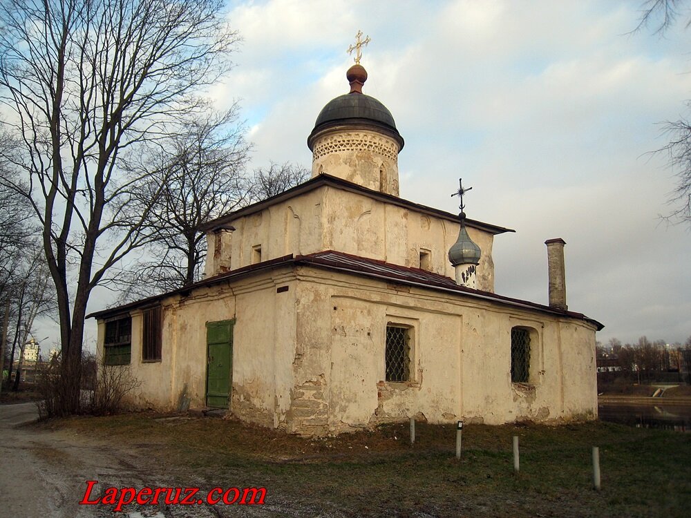 Храм климента псков. Церковь успения с полонища псков. церковь климента псков. церковь климента папы римского псков. церковь святителя климента римского псков первоначальный облик.
