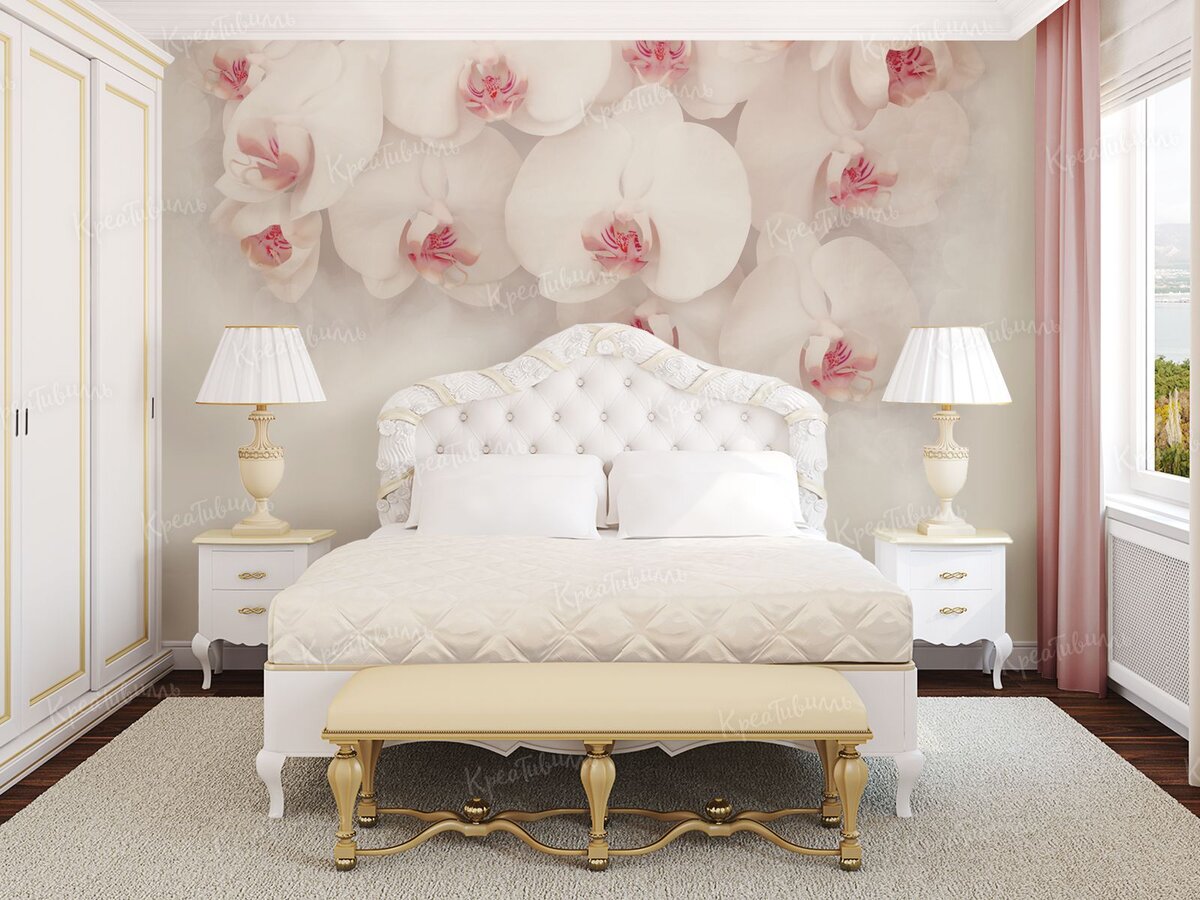 На этом фото в интерьере маленькой спальни белые лепестки оживляются нежно-розовыми серединками.