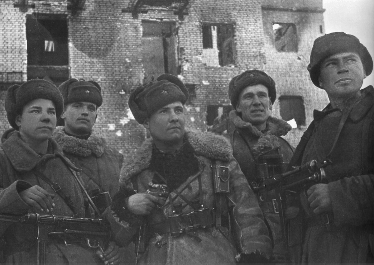 Ссср 1942. Солдаты красной армии в Сталинграде. Сталинградская битва солдаты. Солдаты РККА В Сталинграде. Сталинградская битва РККА.