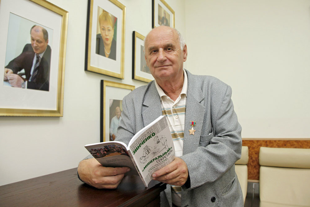  Герой труда Кубани Владислав Зинченко уже больше 30 лет возглавляет газету "Единство" Павловского района. Фото: Владимир Аносов/ РГ
