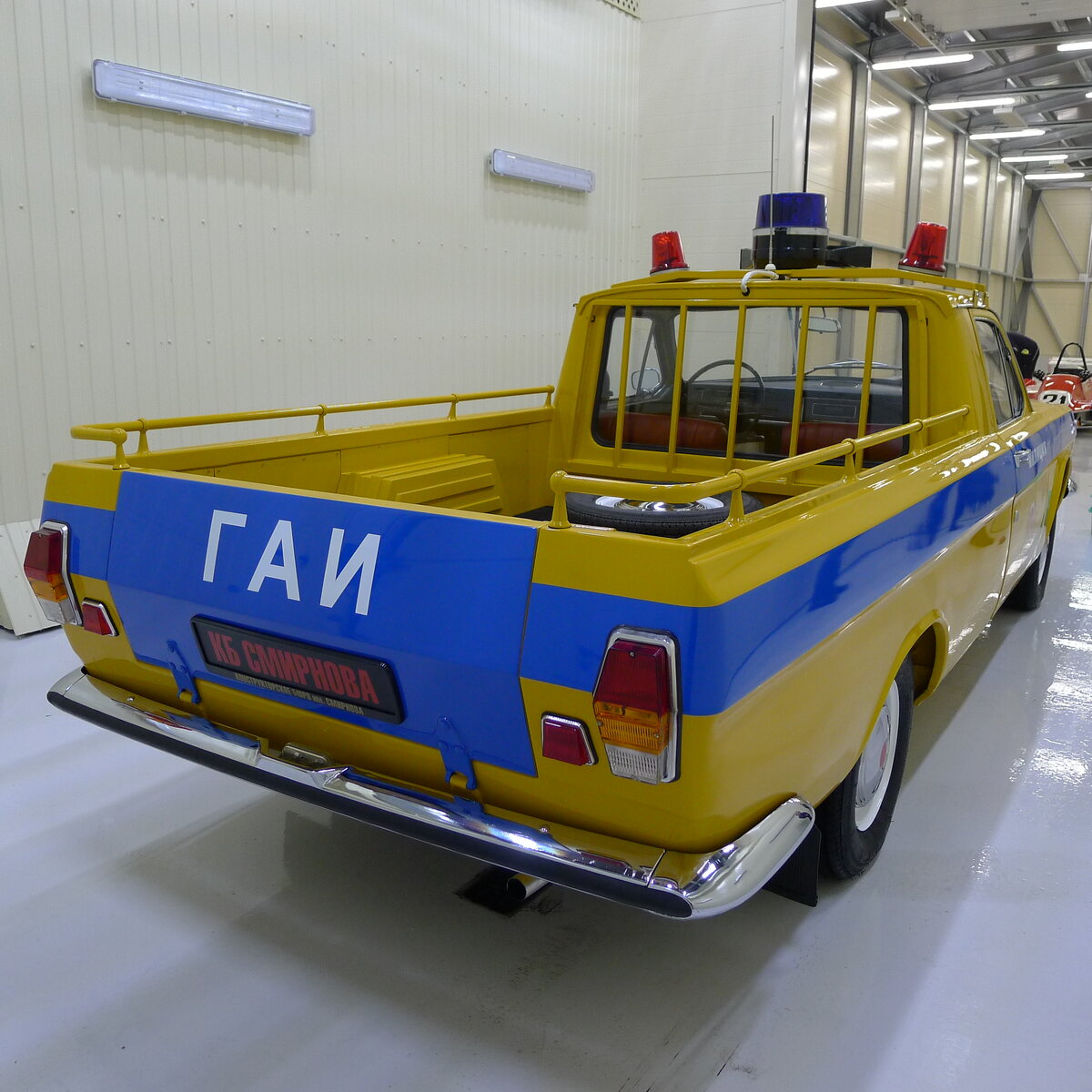 Машины советского автопрома милиция