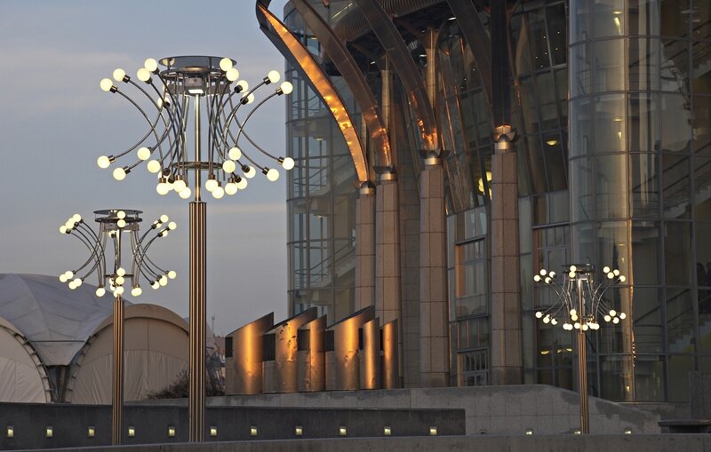 Современные опоры уличного освещения