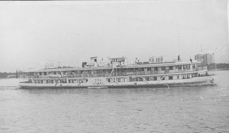 Пароход Уфа на Химкинском водохранилище, фото с сайта https://golos.io/mapala/@shkiper/slovno-po-serdcu-idet-parokhod-i-poslednie-parovye