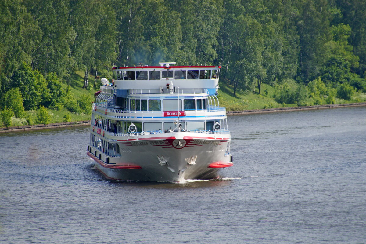 Водоходъ теплоход фото