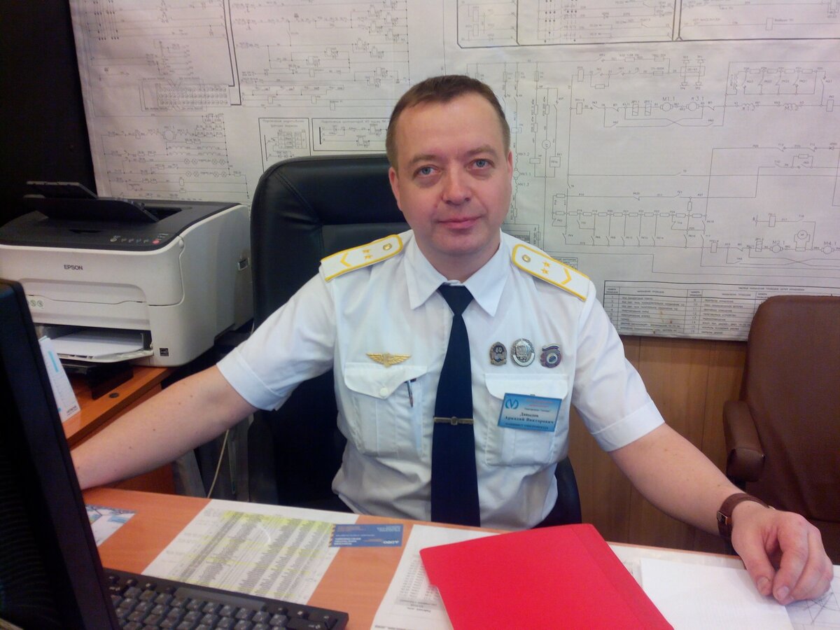 Аркадий Давыдов, электродепо «Автово», Административный корпус, кабинет машиниста-инструктора ТНТ (тормоза и новая техника). Источник: Пресс-служба Петербургского метрополитена