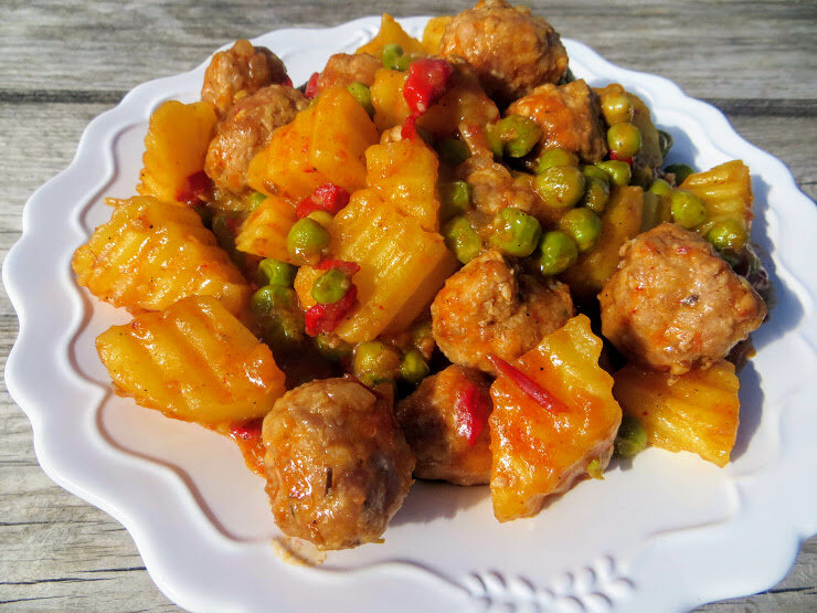 фрикадельки с горошком. фрикадельки с горошком. фрикадельки с горошком. суп с фрикадельками и горошком. фрикадельки с горошком.