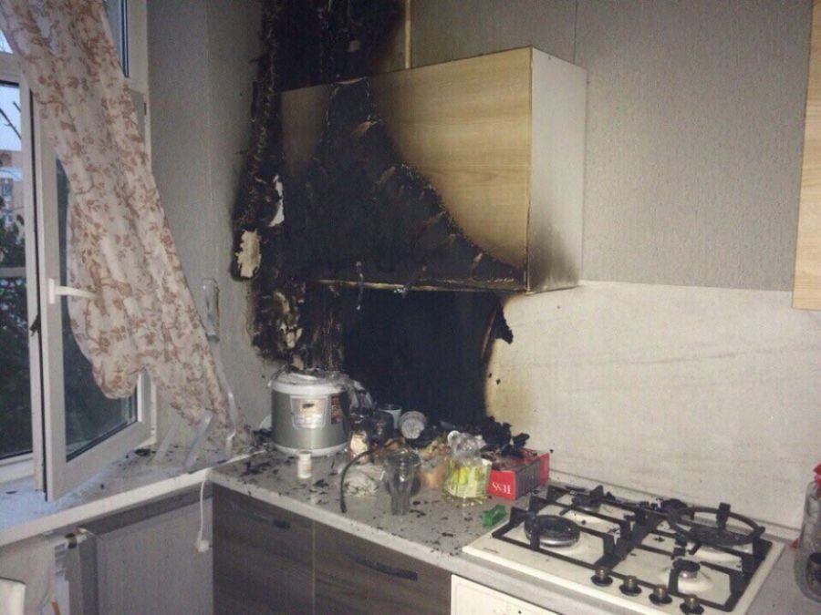 Последствия воздействия шаровой молнии в одной из квартир России