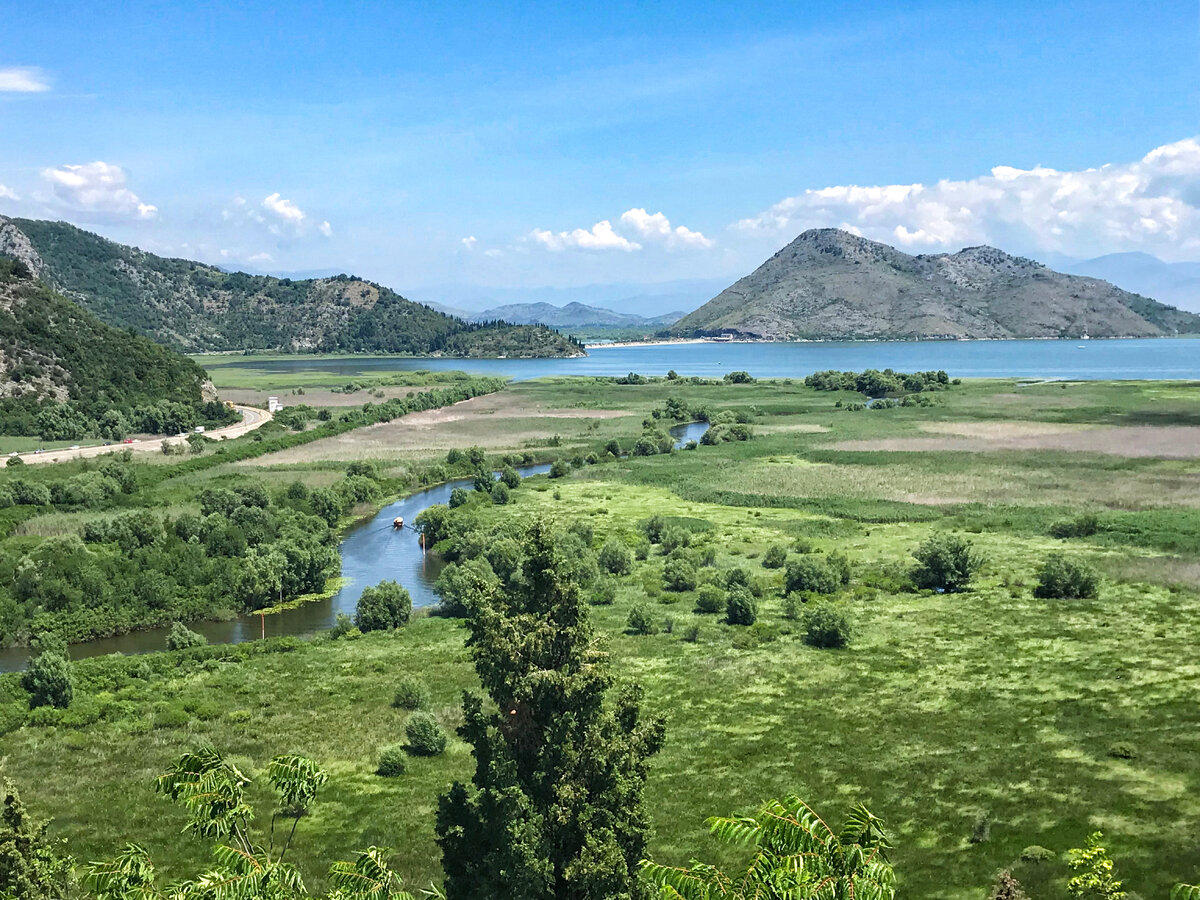 Вид на озеро с горы