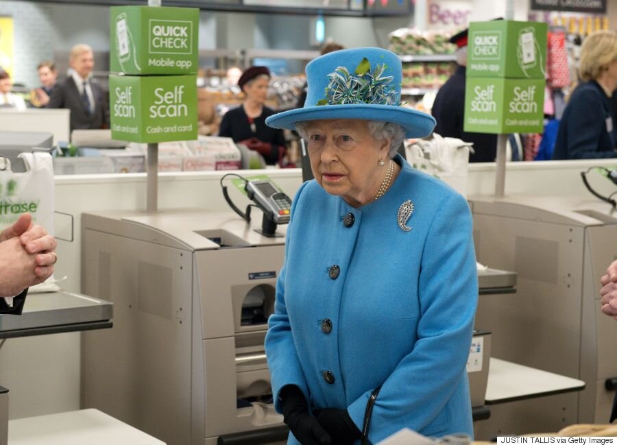 Королева первый раз посетила супермаркет в 2016 году . Это один из магазинов сети Waitrose в г. Паундбери