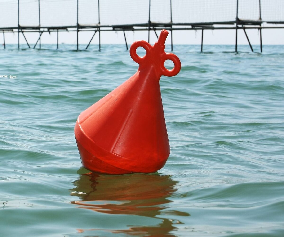 Буйки на море картинки