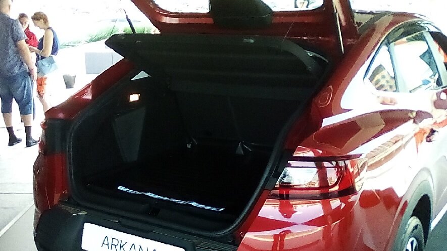 багажный проем Рено Аркана
