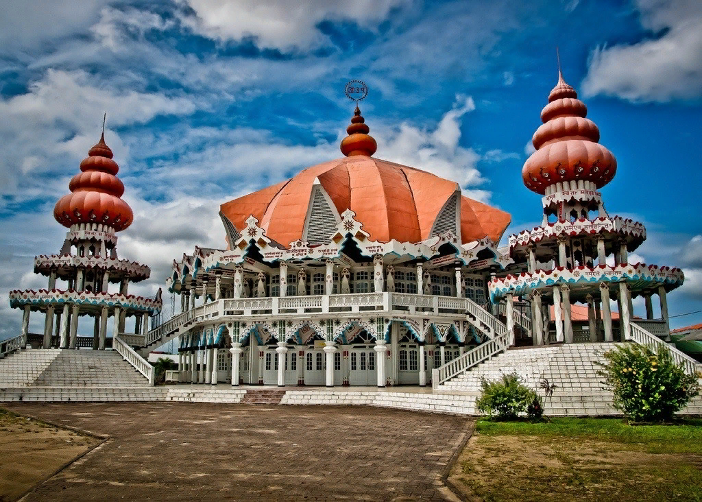 Парамарибо храм Арья Девакер. Храм Арья Девакер Суринам. Суринам Парамарибо. Парамарибо столица.