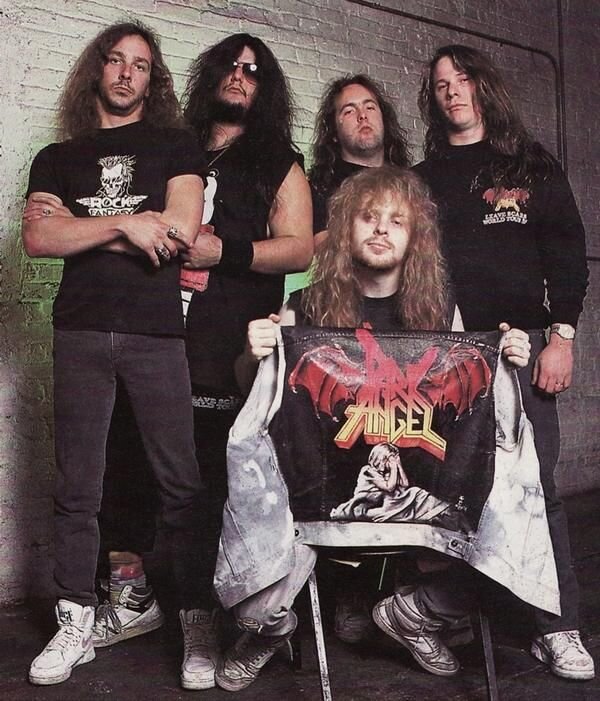 Американский thrash metal коллектив был основан в 1981 году тремя школьными друзьями Джимом Даркином, Доном Доти и Робом Яном.
