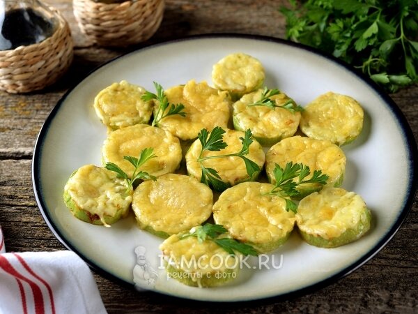 Кабачки кружками в духовке с сыром!