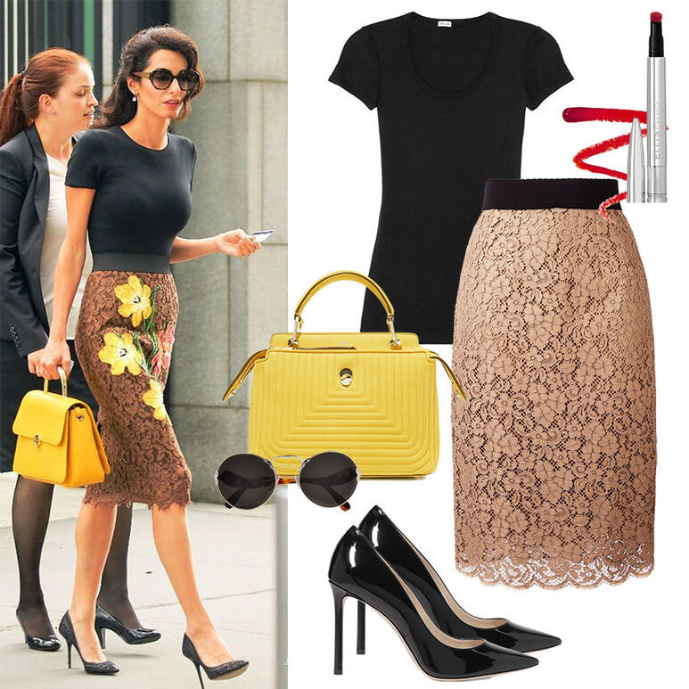 Футболка Splendid, юбка Dolce & Gabbana, туфли Jimmy Choo, сумка Fendi, очки Prada, помада Ellis Faas