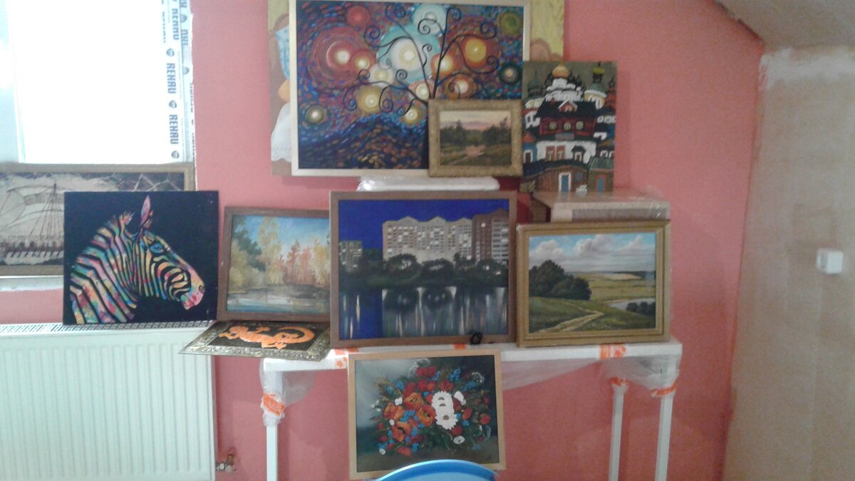 Как я отделала  стены для домашней галереи. 