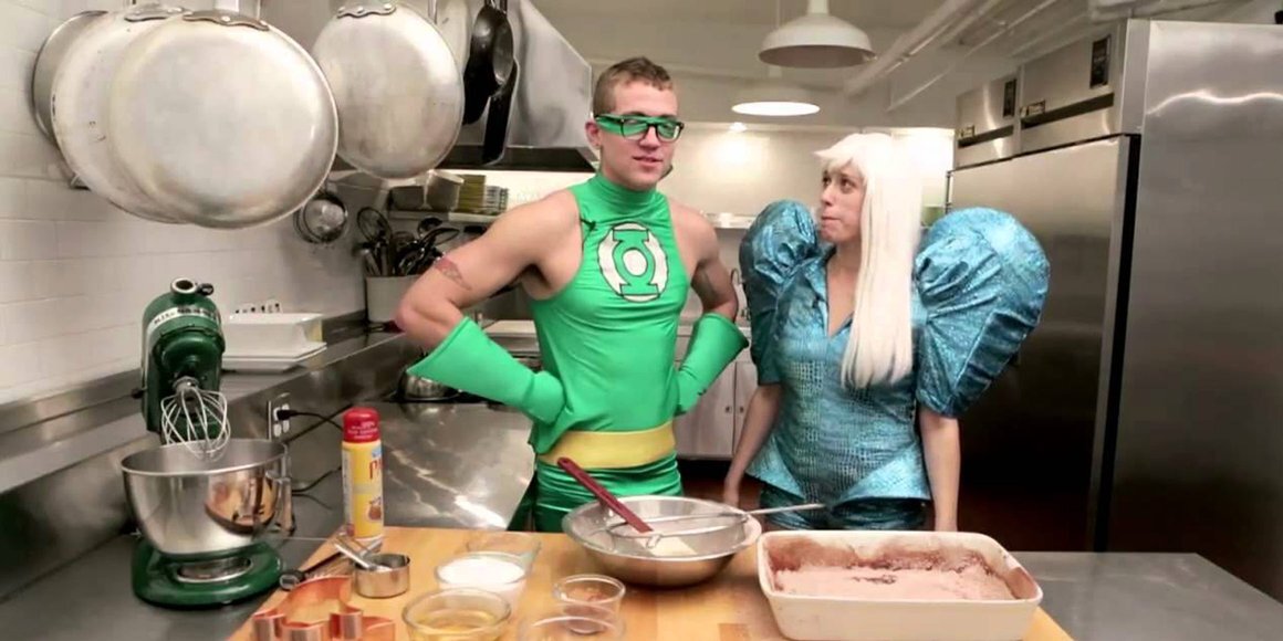 Кадр: Halloween on The Curious Cook with Lady Gaga and the Green Lantern / youtube