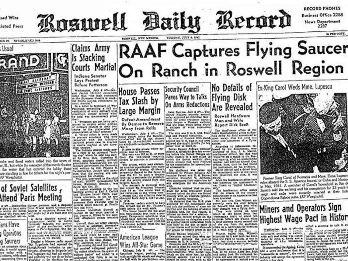 Разворот вечерней газеты  "Roswell Daily Record" за 8 июля 1947 года с заголовком: "ВВС захватили летающий диск на ранчо в районе Розуэлла. Подробности о летающем диске не сообщаются."