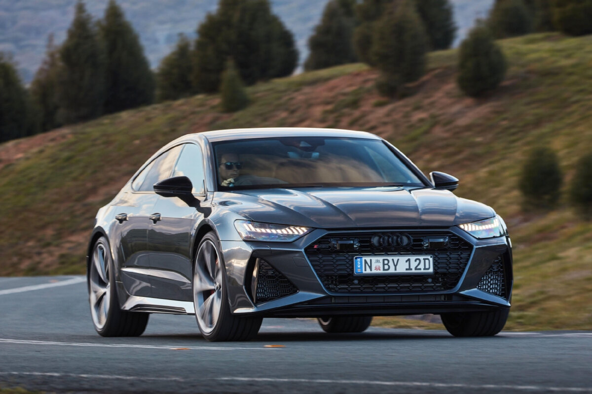 “Audi RS7” 2021