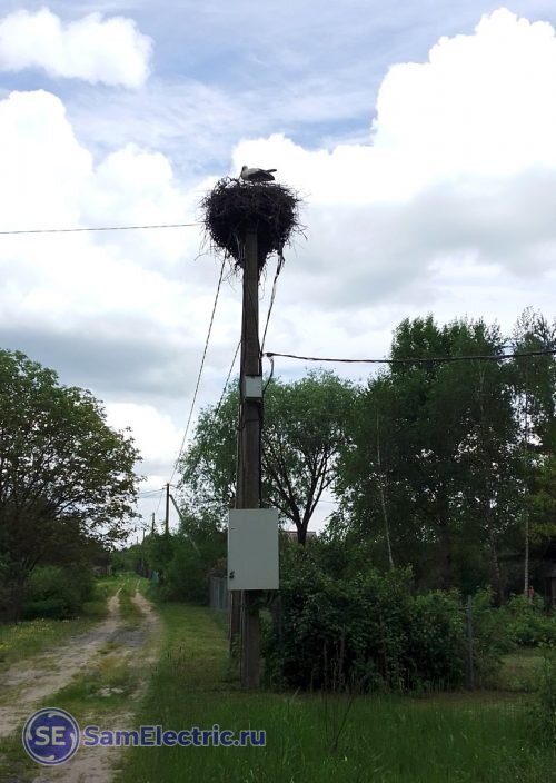 Аист на столбе с СИП 