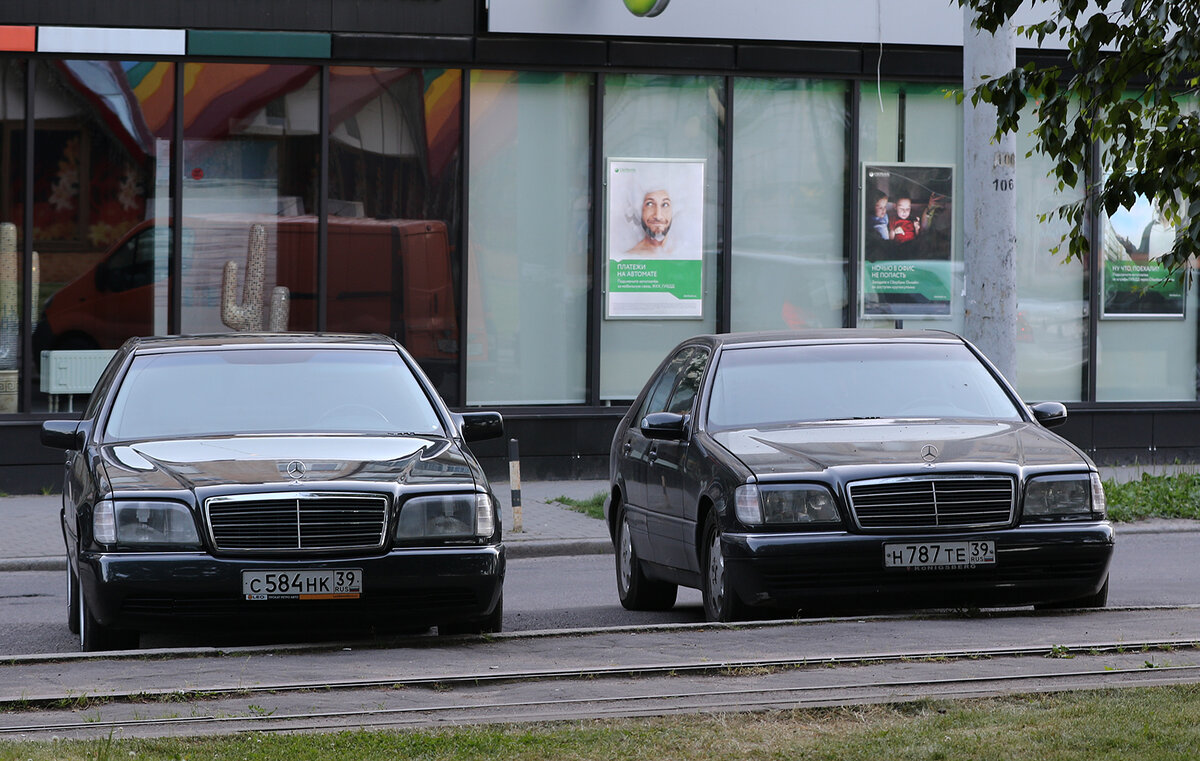 сразу два Mercedes-Benz S-класс в кузове W140