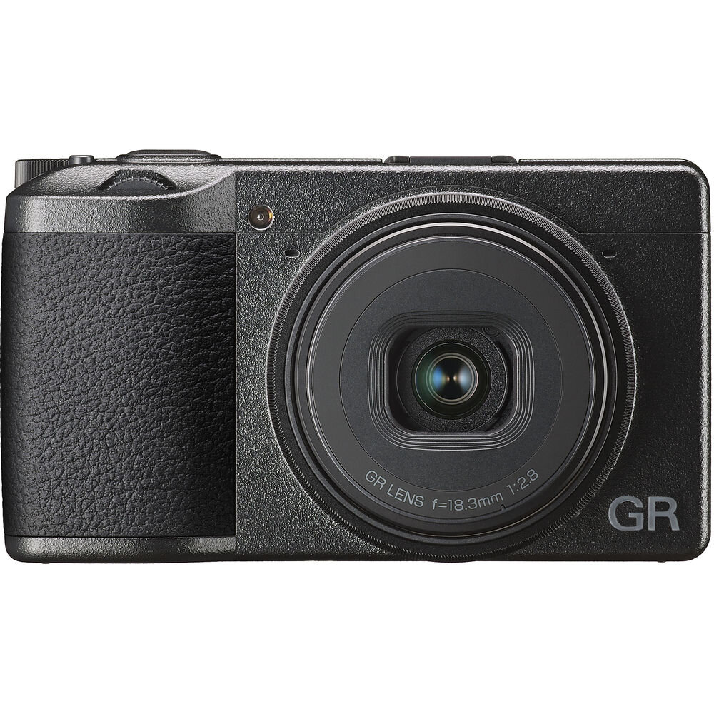 Компактный фотоаппарат RICOH GR III.