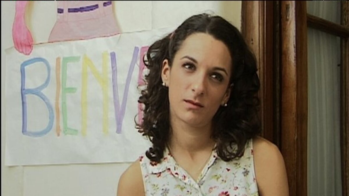 Ана Кац сама сыграла Люсию, одну из сестер Виктора