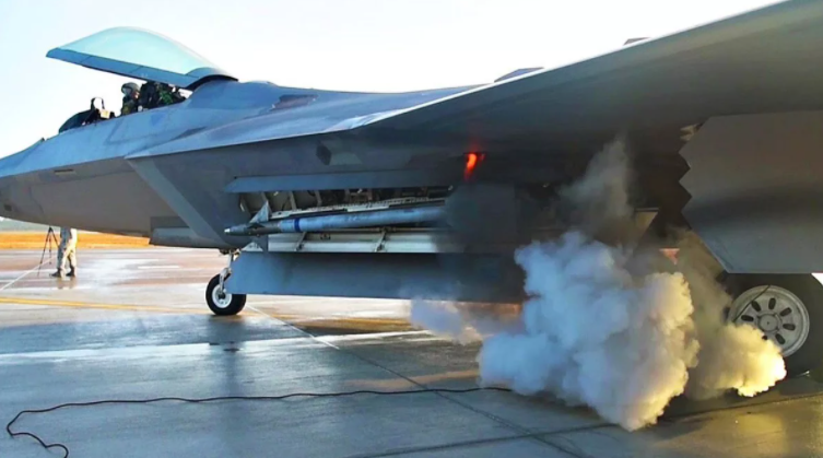 Работа ВСУ истребителя F-22 Raptor