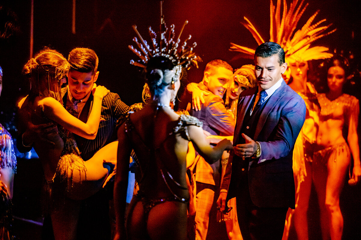 Номер «Intro» в шоу «WHAT WOMEN WANT»