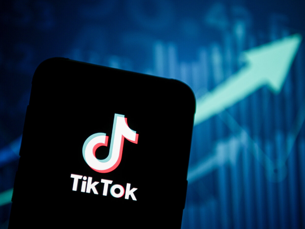 Можно ли заработать в TikTok?
ТикТок – это платформа с обширным функционалом. Здесь можно снимать небольшие видеоролики, монтировать их с целью последующей публикации, а также проводить прямые трансляции. На данный момент это одно из наиболее популярных приложений в мире, ежедневное количество посетителей платформы составляет восемьсот миллионов человек. Несмотря на то, что изначально приложение TikTok создавалось с целью развлечения аудитории, пользователи и разработчики платформы все равно нашли способы извлекать из него материальную выгоду.Именно от качества шин полностью зависит безопасность водителя и пассажиров. Рассматриваем на что необходимо обратить внимание...Выбрать шины надежные и маневренные нужно не только для того, чтобы помочь автомобилю добраться из точки «А» в точку «Б». Именно от качества покрышек полностью зависит безопасность водителя и пассажиров, а увлеченным гонщикам хорошая резина дарит уникальную возможность наслаждаться невероятными маневрами и скоростью. Проблема заключается только в том, что даже опытный водитель не всегда может определить, какую для лета или зимы. Первое правило успешного поиска – понять какого производителя выбрать шины. Известные бренды всегда контролируют соответствие своей продукции международным стандартам. Популярное название торговой марки гарантирует качество и безопасность резины. Только с  водитель получает дополнительные бонусы:Акустический комфорт и низкий уровень шума;Экономия топлива;Быстрый разгон;Длина тормозного пути;Управляемость;Динамические характеристики.

