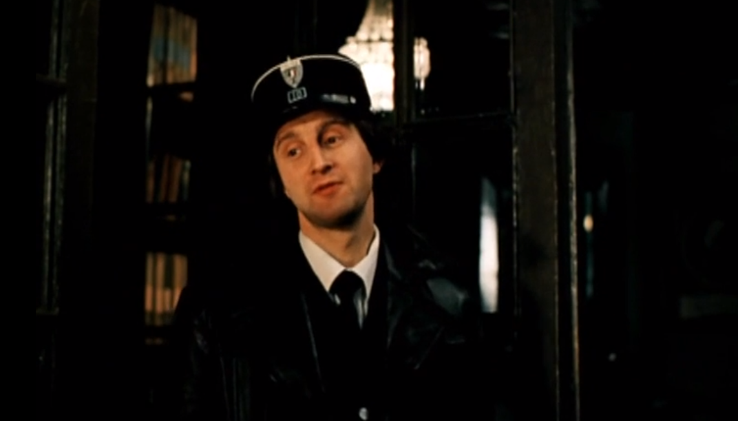 Кадр из кинофильма "Ищите женщину", 1982 г., режиссер Алла Сурикова, сценарист Светлана Володина, композитор Виктор Лебедев (скриншот)