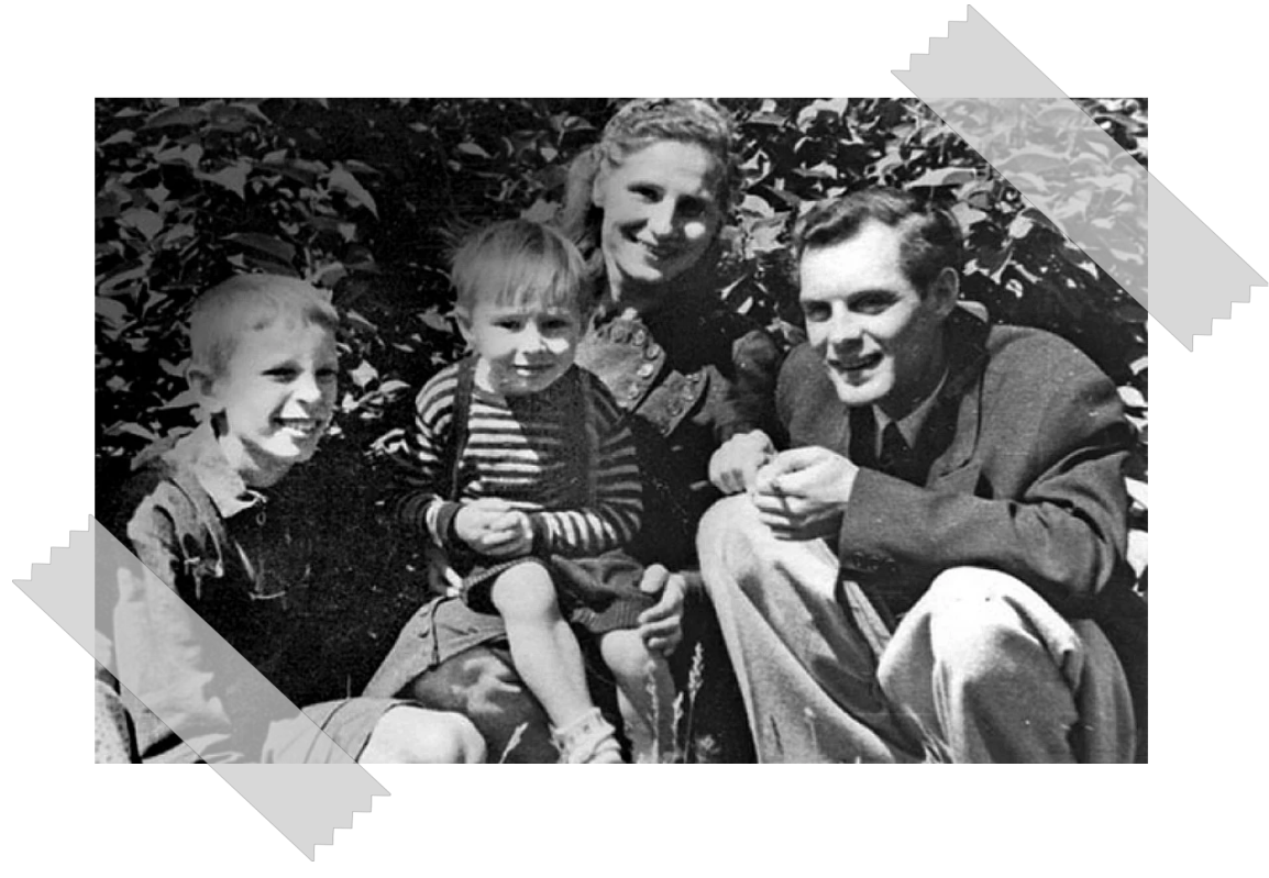 Петр Кадочников с мамой, папой и старшим братом