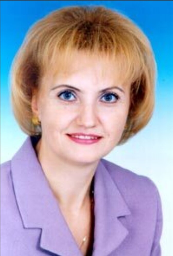 Татьяна Александровна Астраханкина член ЦК КПРФ 1995- 2004 г. депутат Государственной Думы первого-третьего созывов (1993-1995, 1995-1999, 1999-2003), лидер Всероссийской коммунистической партии будущего (ВКПБ), бывший секретарь ЦК КПРФ по социальным вопросам.
Родилась 20 декабря 1960 года в городе Ржеве Калининской (ныне Тверская) области. Росла без отца, мать работала оператором на льночесальной фабрике