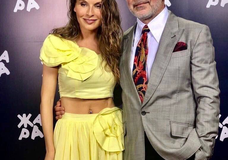 Мой израненный голос поет для тебя!