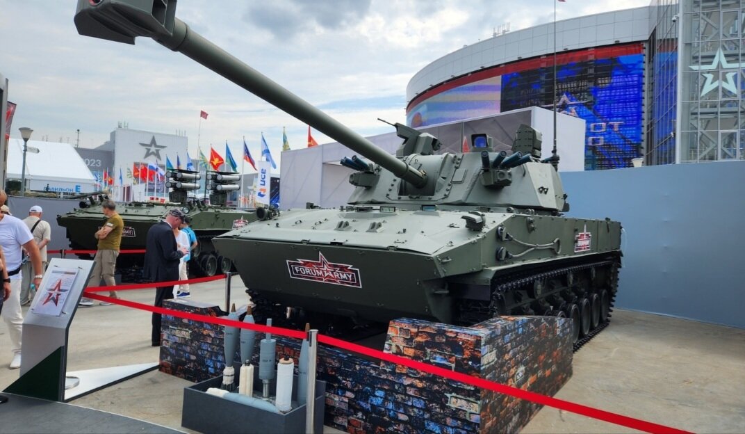 САУ Лотом 2С42 на выставке в 2023 году форума «Армия-2023» в парке Патриот, г. Москва. Фото cniitm.ru представлено для ознакомления.